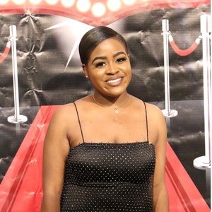 Meet your Posher, Sonique